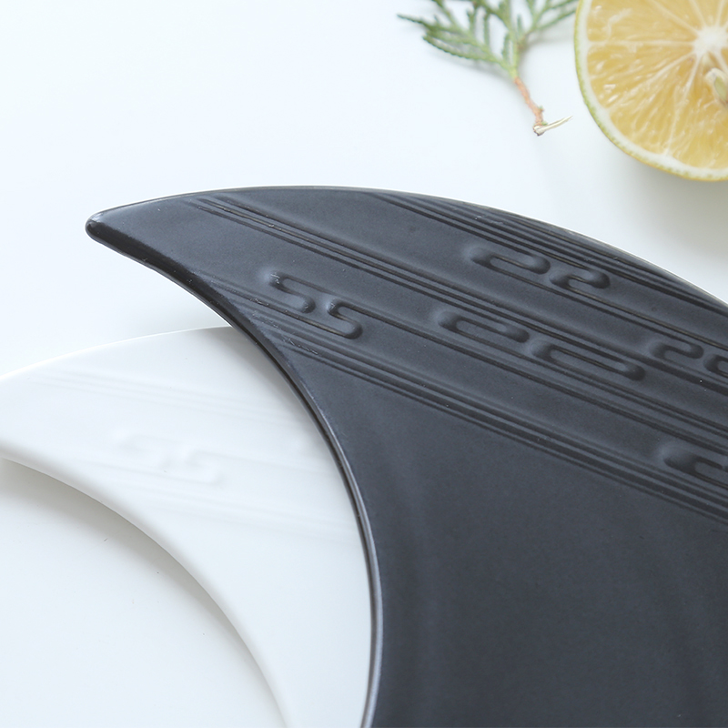 Creative Crescent Ceramic West - Food Snacks That Are Black recensie en prijs